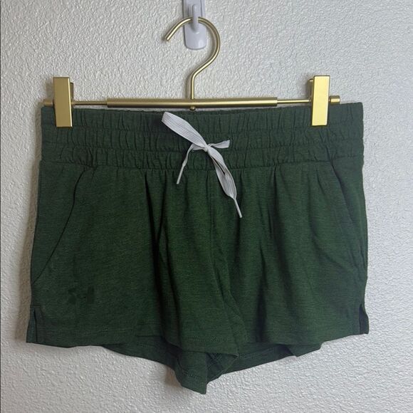 NWT- Under Armour- Green Women's Shorts- Size XS - Picture 1 of 6